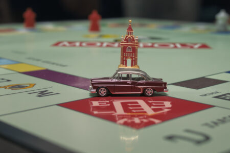 figurica na monopoly ploči koja se nalazi na najskupljem posjedu s hotelom